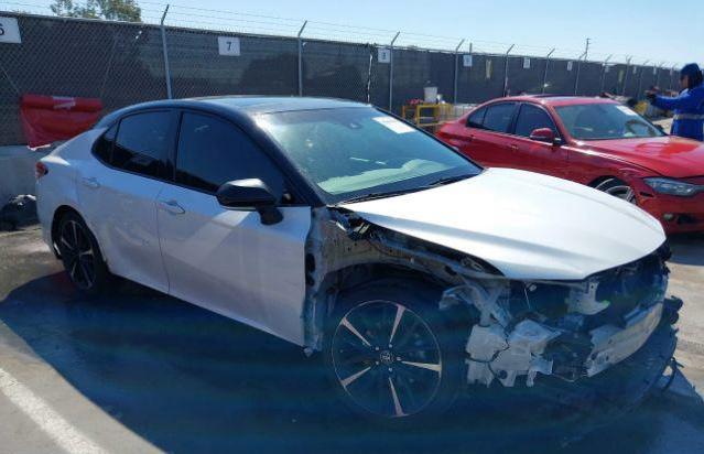 Toyota Camry XSE 2018 White VIN:4T1B61HK2JU131116