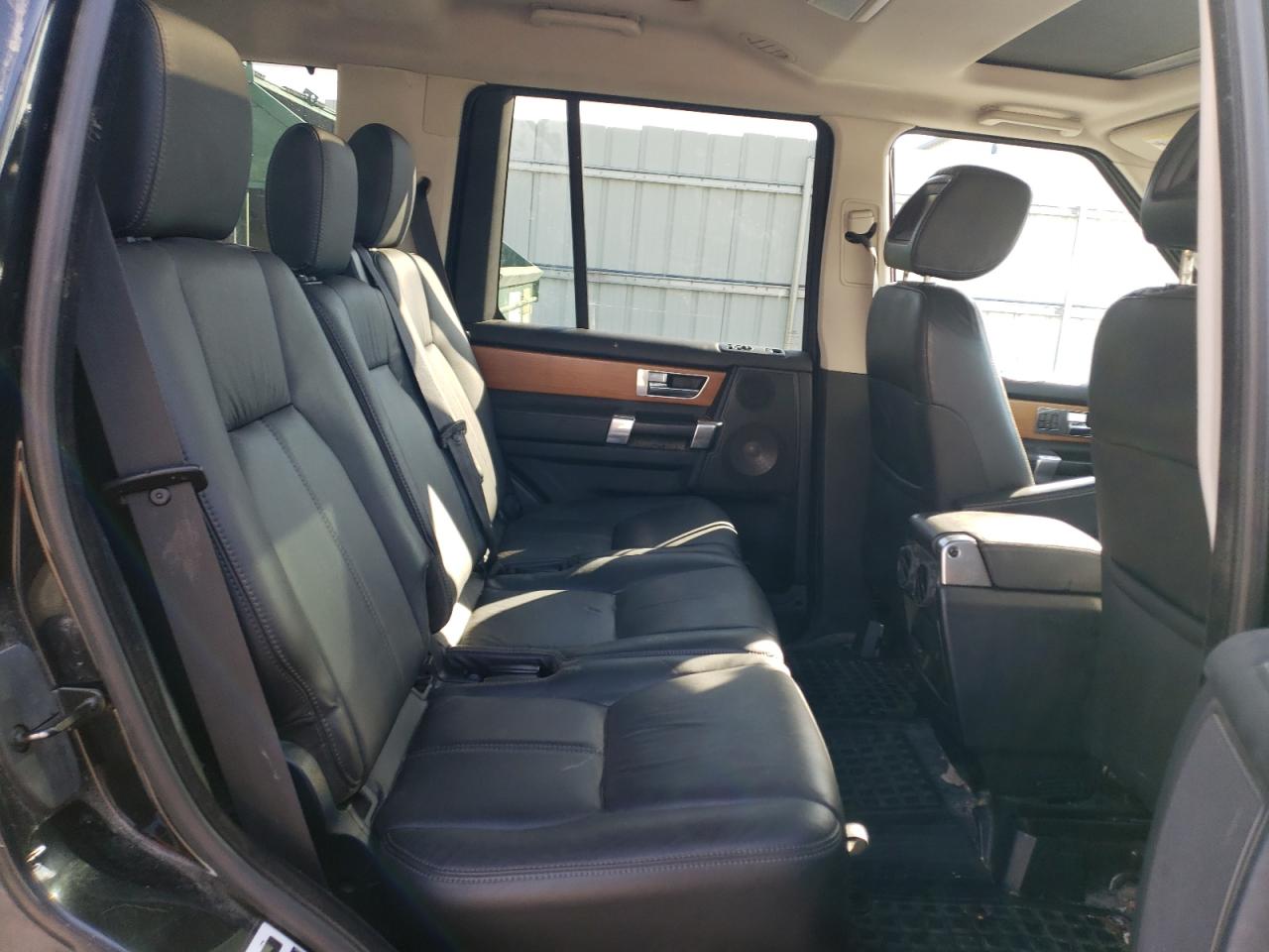 2011 LAND ROVER LR4 HSE LU - SALAK2D41BA596250