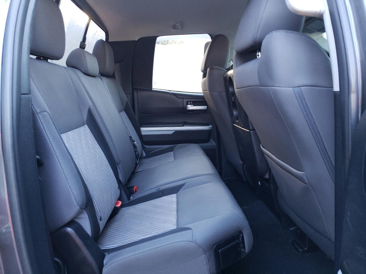2017 TOYOTA TUNDRA DOU - 5TFUM5F11HX071374