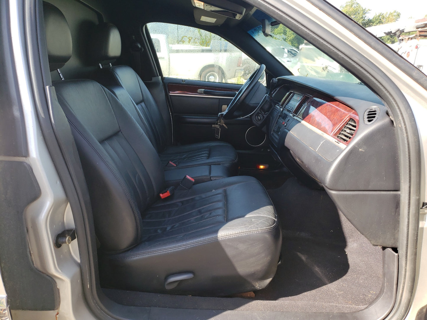 2005 LINCOLN TOWN CAR E - 1L1FM88W15Y671236