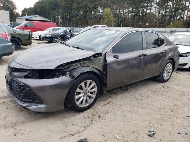 2018 Toyota Camry LE 4T1B11HK3JU025840 Gray | 2.5L I4 FWD Sedan