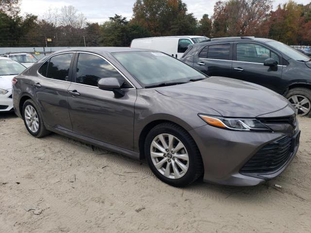 2018 Toyota Camry LE 4T1B11HK3JU025840 Gray | 2.5L I4 FWD Sedan