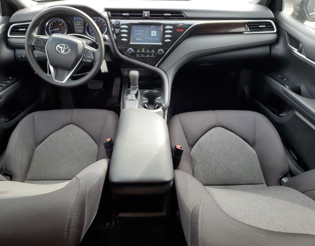 2018 Toyota Camry LE 4T1B11HK3JU025840 Gray | 2.5L I4 FWD Sedan