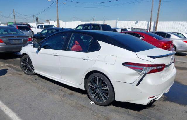 Toyota Camry XSE 2018 White  VIN:4T1B61HK2JU131116