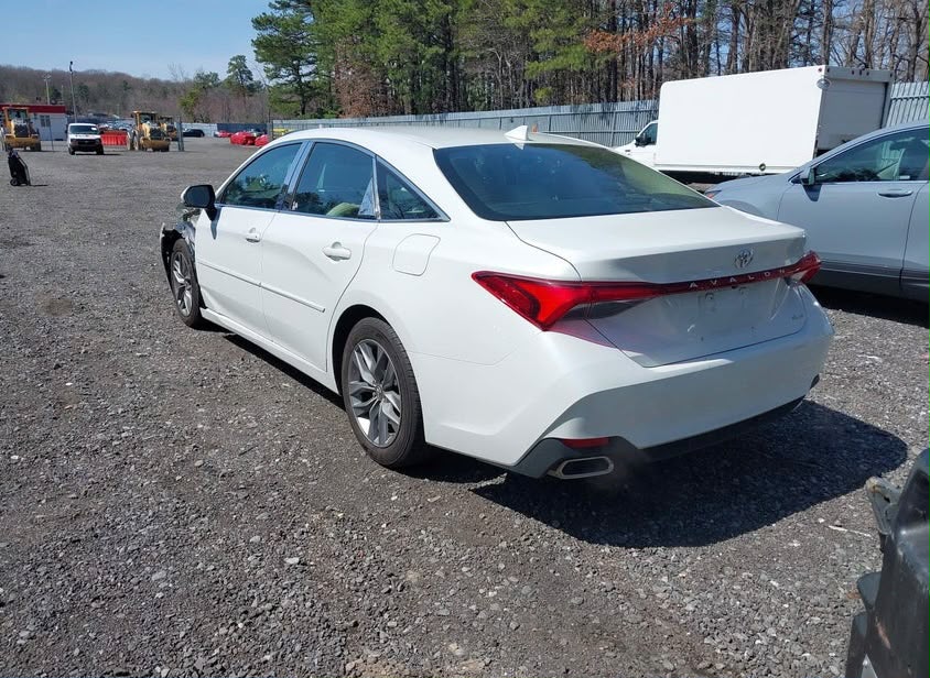 Toyota Avalon XLE 2019 White – 3.5L V6 FWD Sedan | VIN: 4T1BZ1FB6KU004302