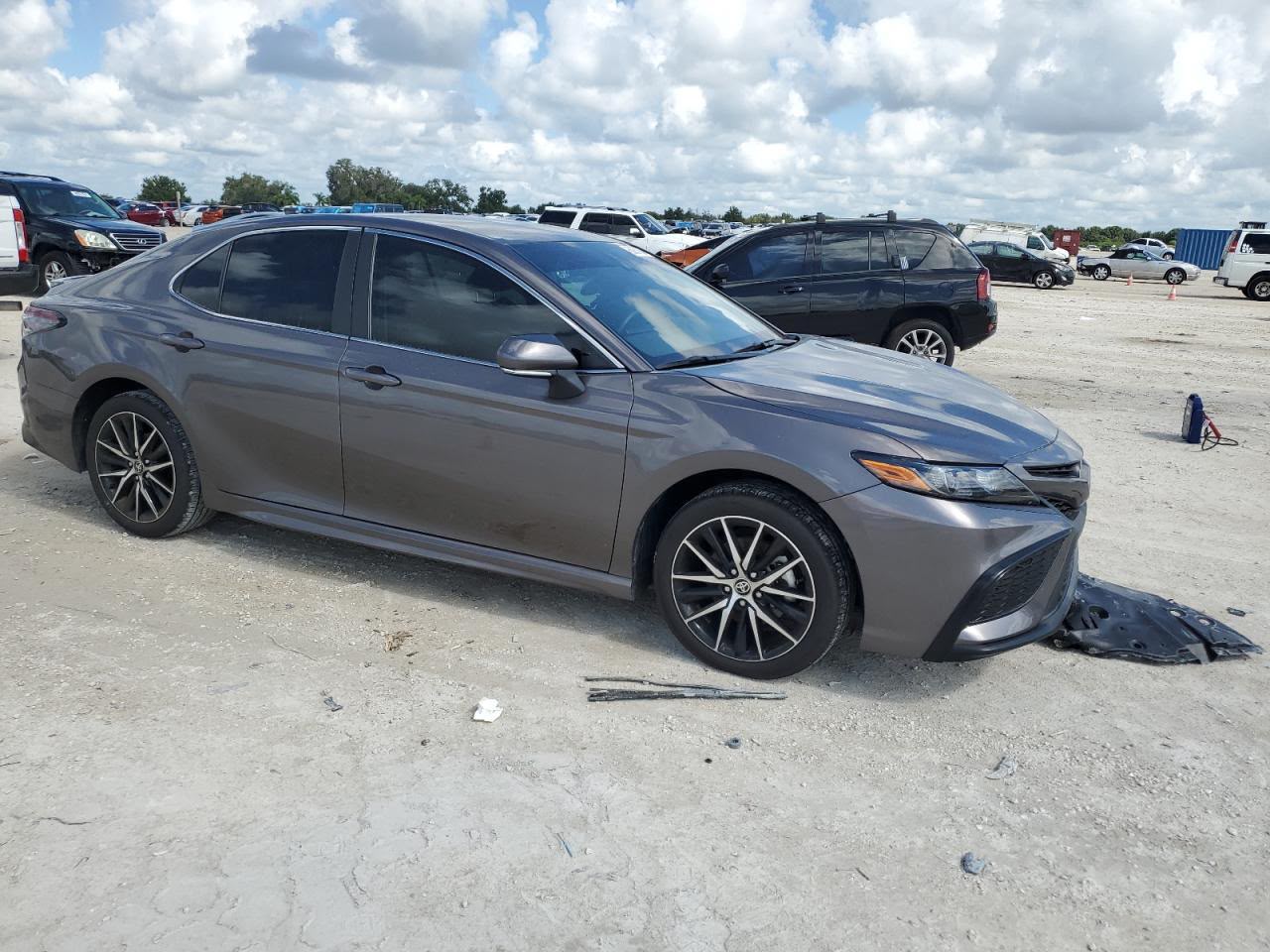 2021 Toyota Camry SE | Gray | 2.5L I4 FWD Sedan | VIN: 4T1G11AK1MU536127