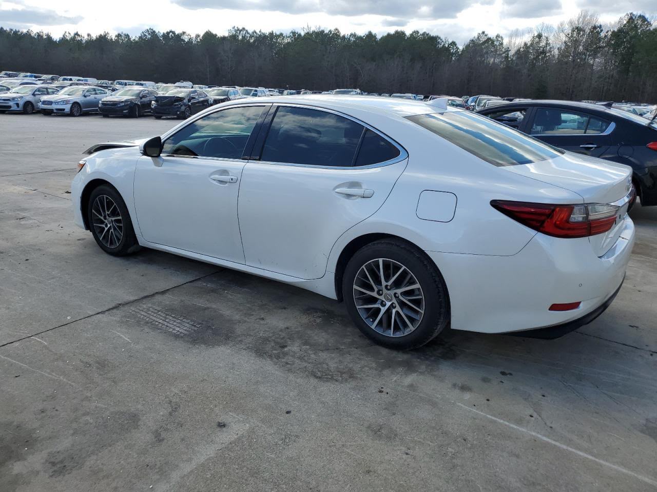 2018 Lexus ES 350 | White | 3.5L V6 FWD Sedan | VIN: 58ABK1GG6JU082827