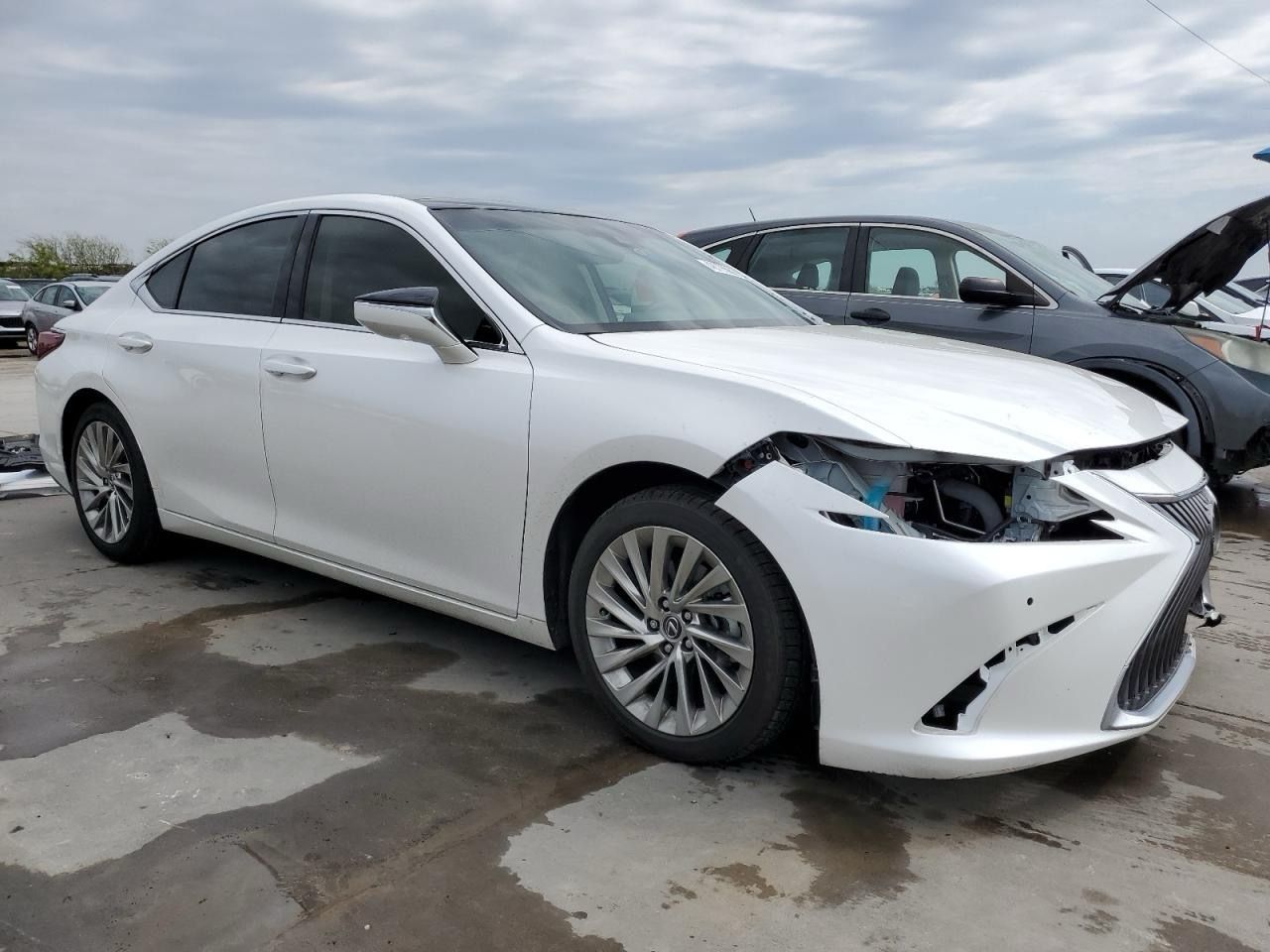 2019 Lexus ES 350 Luxury – White Sedan | VIN: 58ABZ1B17KU006999