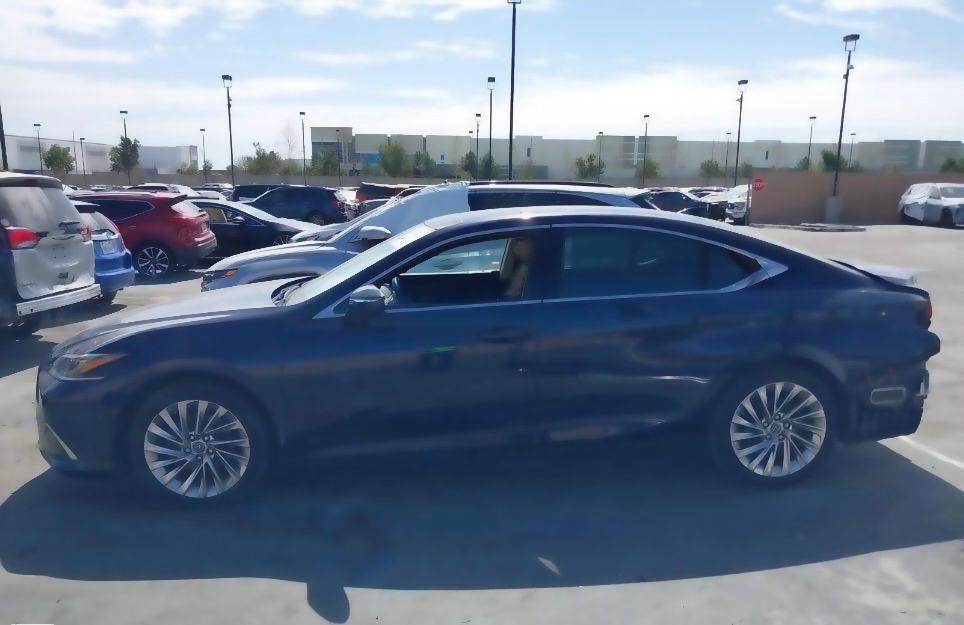 Lexus ES 350 Ultra Luxury 2022 – Premium Blue Sedan | VIN: 58AFZ1B14NU135577