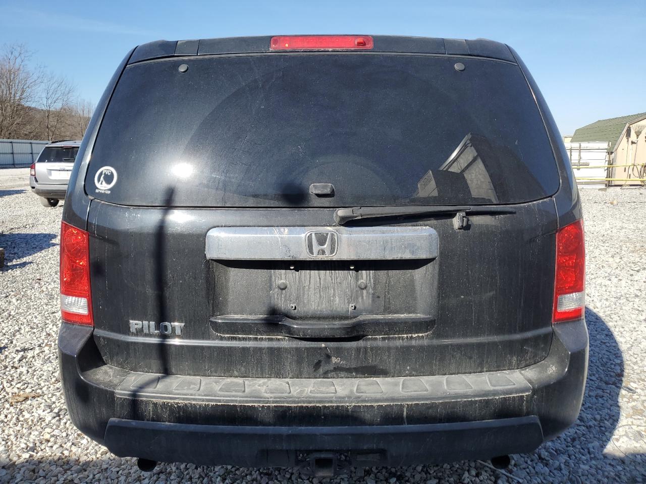 2011 HONDA PILOT LX - 5FNYF3H28BB003144