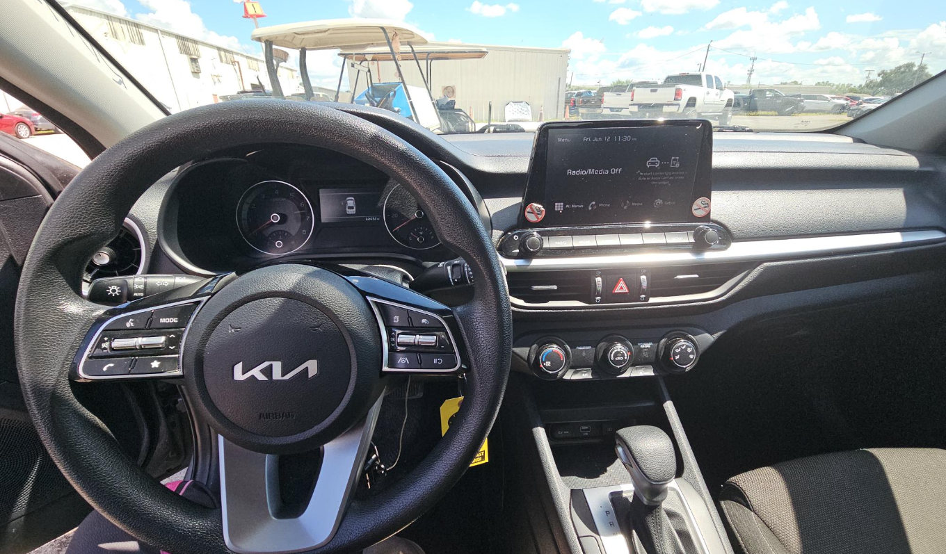 2022 Kia Forte LXS | Gray | 2.0L I4 FWD Sedan | VIN: 3KPF24AD2NE426641