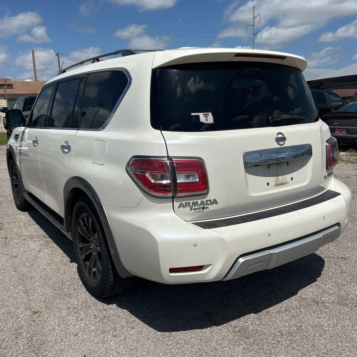 Nissan Armada Platinum 2017 – 5.6L V8 4WD Luxury SUV | White | VIN: JN8AY2NE5H9706065