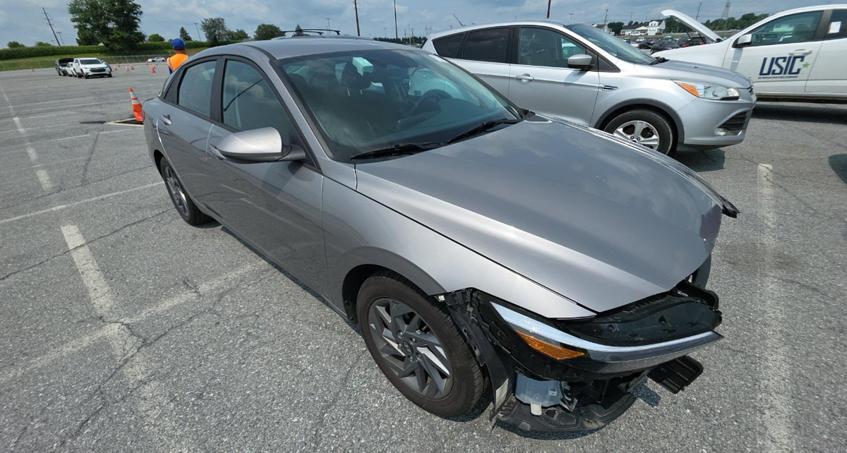 Hyundai Elantra SEL 2024 Gray – 2.0L FWD Sedan | VIN: KMHLM4DG7RU657508
