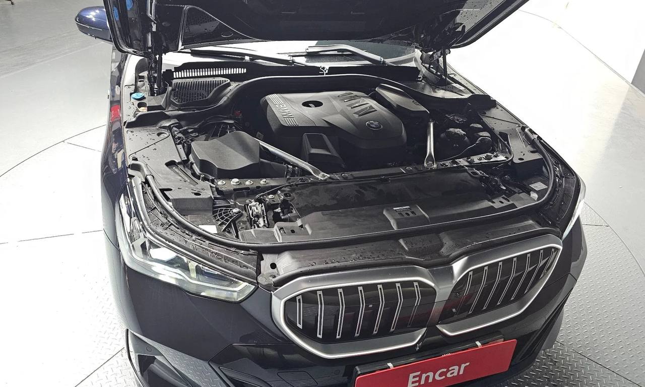 2025 BMW 5 Series 530i xDrive M Sport (G60) | Black | VIN: WBA51FJ02SCU32088