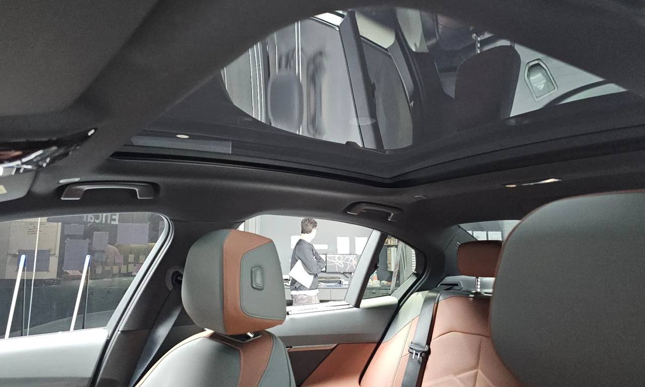 2025 BMW 5 Series 530i xDrive M Sport (G60) | Black | VIN: WBA51FJ02SCU32088