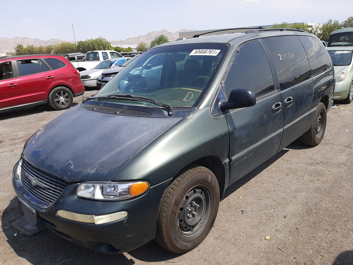 2000 CHRYSLER TOWN & COU - 1C4GP54L7YB507988