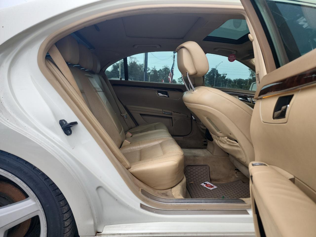 2011 MERCEDES-BENZ S 550 - WDDNG7BB5BA393067
