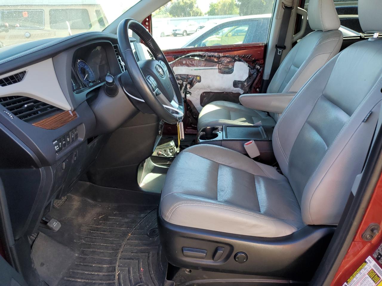 2015 TOYOTA SIENNA XLE - 5TDYK3DCXFS596260