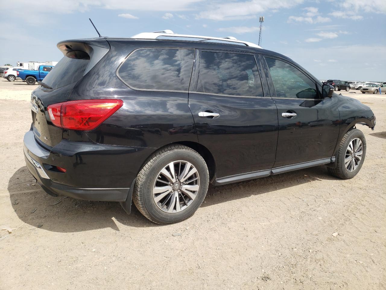 2017 NISSAN PATHFINDER - 5N1DR2MN0HC630695