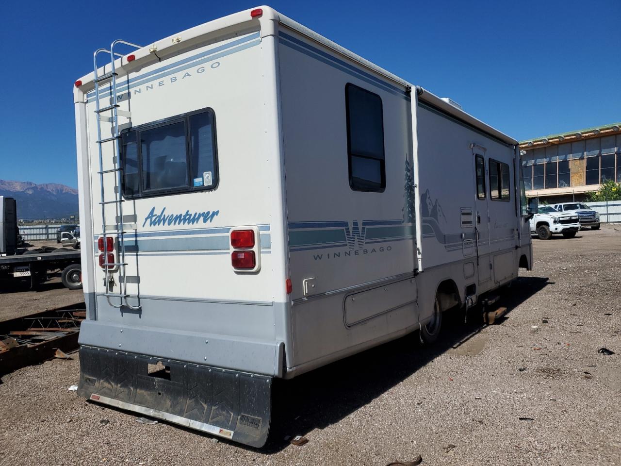 1995 WINNEBAGO TRAILER - 1GBKP37N6S3312546 — photo 4
