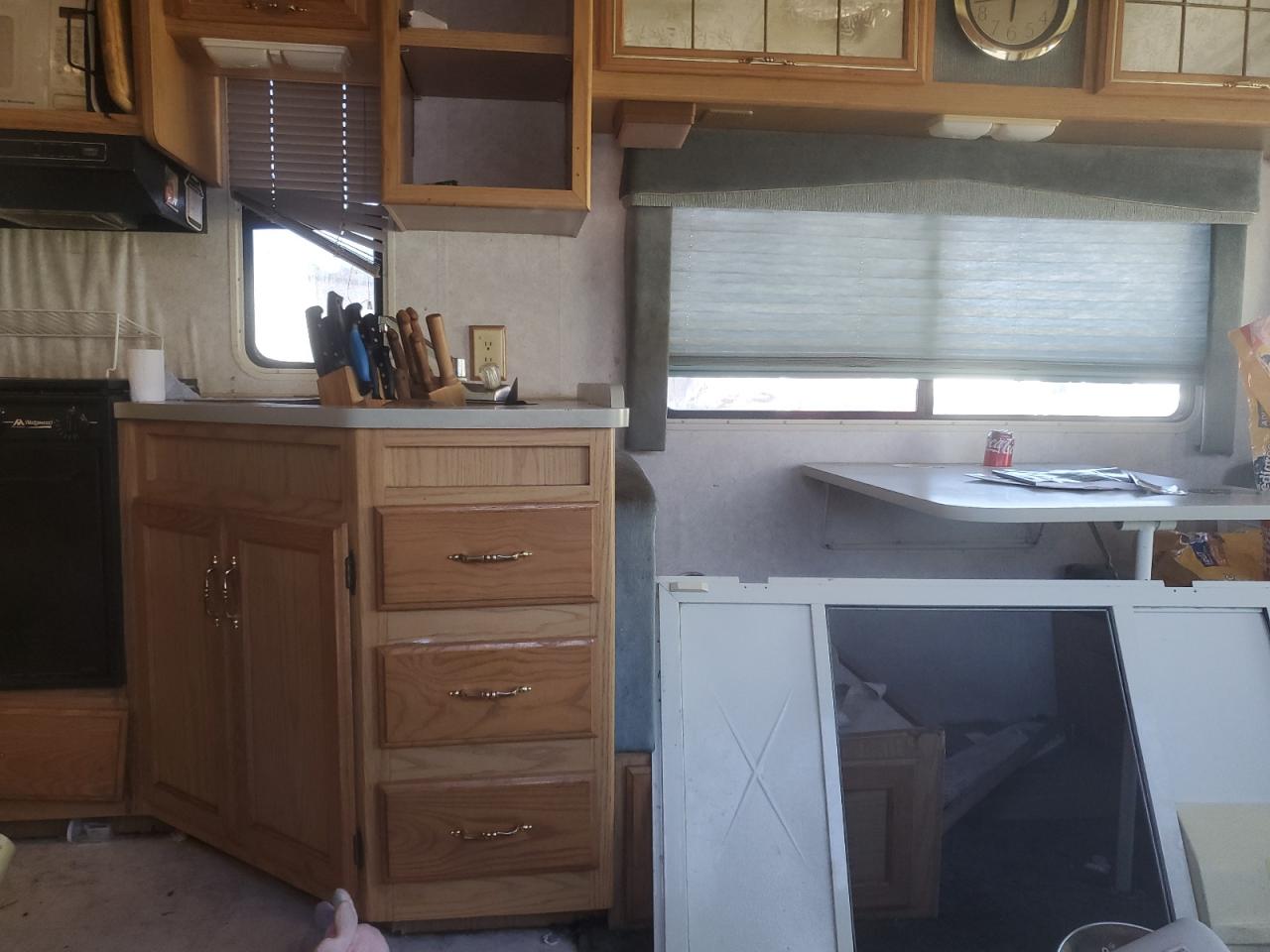 1995 WINNEBAGO TRAILER - 1GBKP37N6S3312546 — photo 6