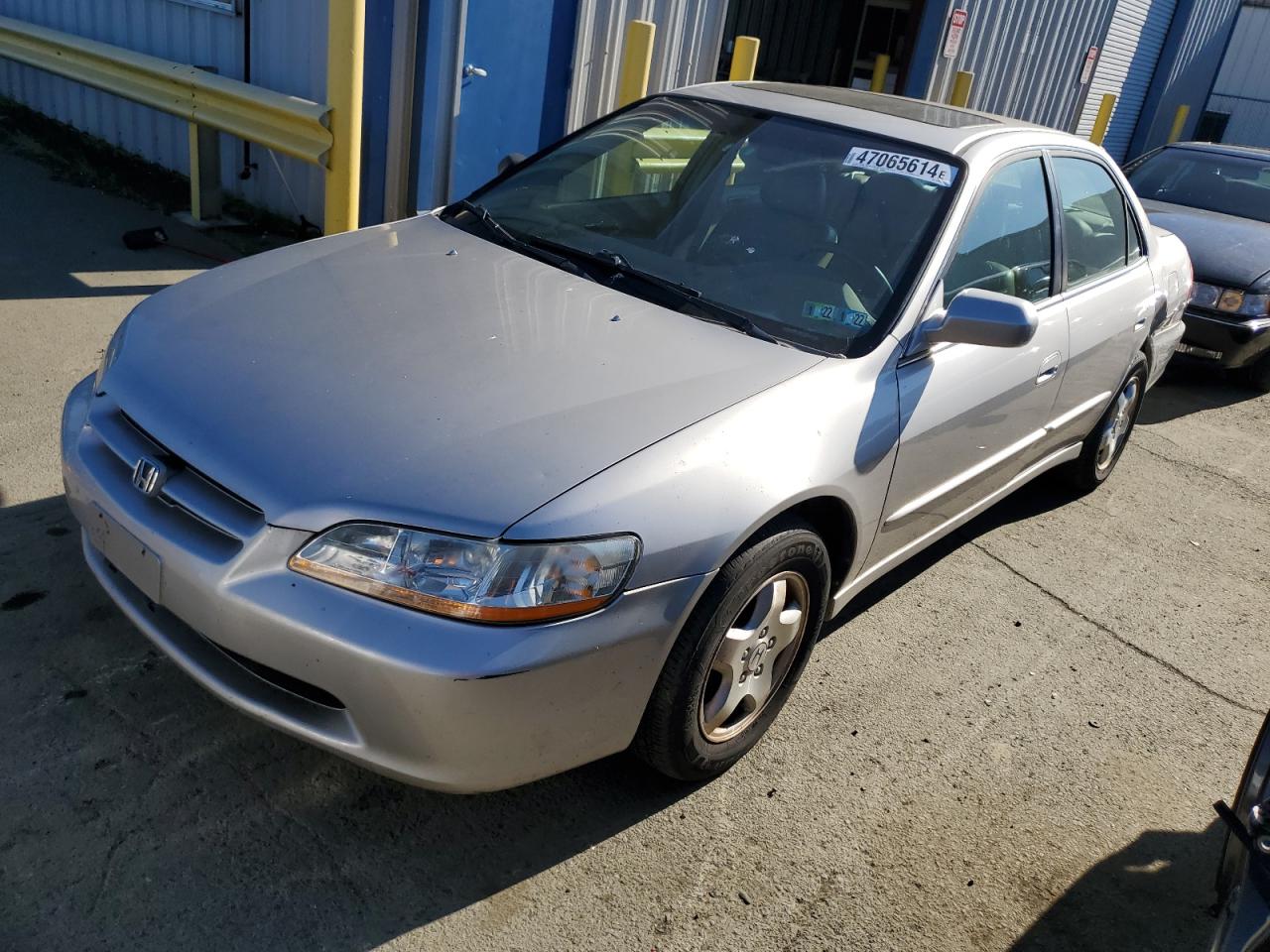 1998 HONDA ACCORD EX - 1HGCG1659WA035089 — photo 1