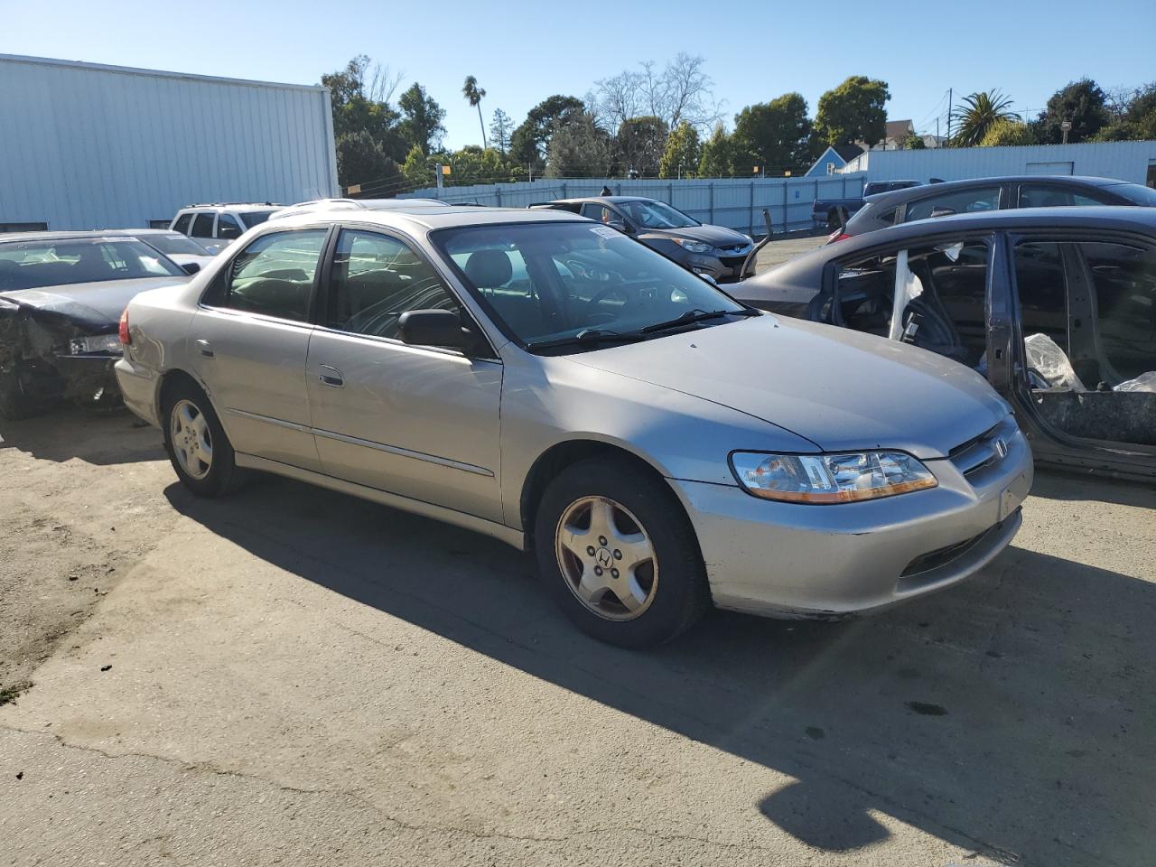 1998 HONDA ACCORD EX - 1HGCG1659WA035089 — photo 4