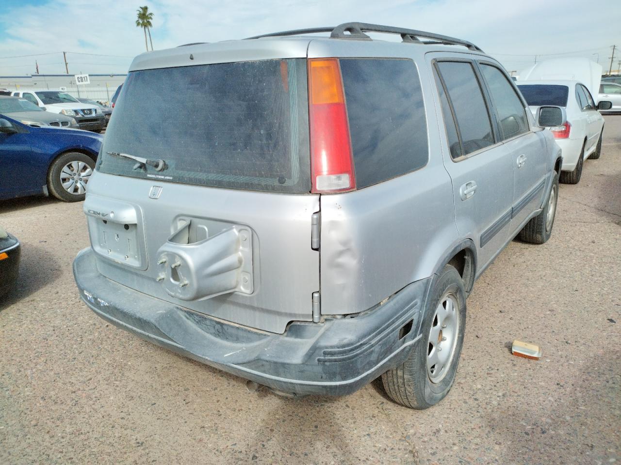 1998 HONDA CR-V EX - JHLRD186XWC088186 — photo 3