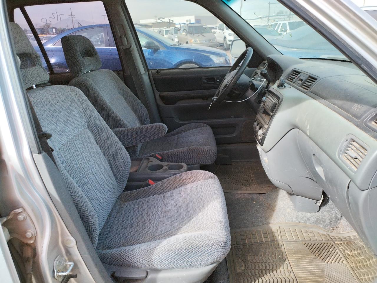 1998 HONDA CR-V EX - JHLRD186XWC088186 — photo 4