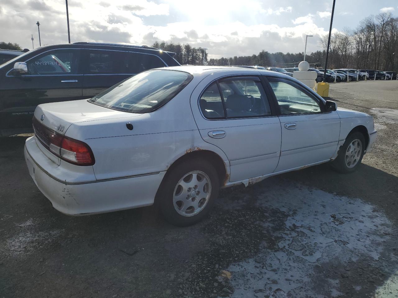 1998 INFINITI I30 - JNKCA21A7WT625062 — photo 3