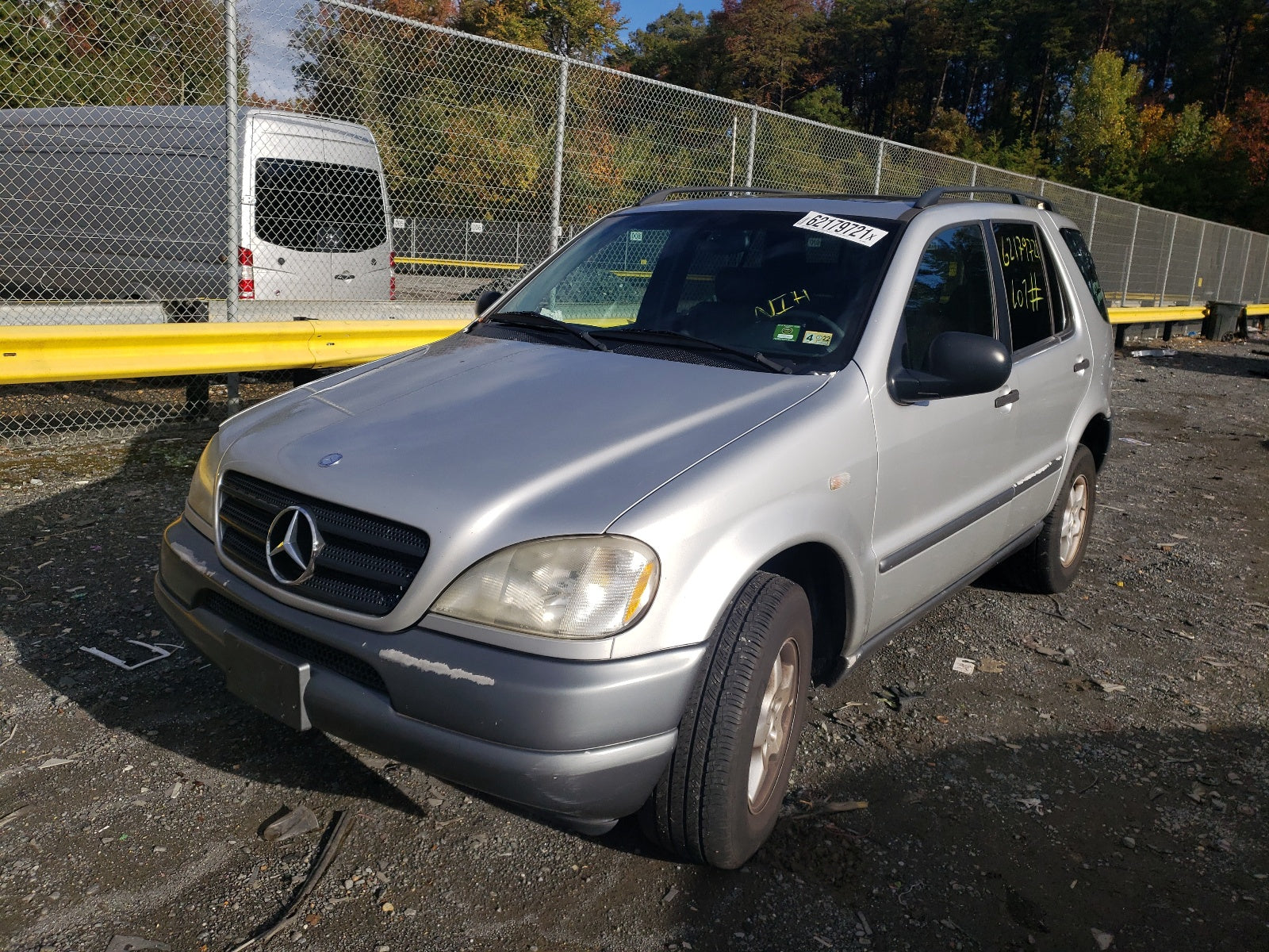 1998 MERCEDES-BENZ ML 320 - 4JGAB54E0WA020510 — photo 2