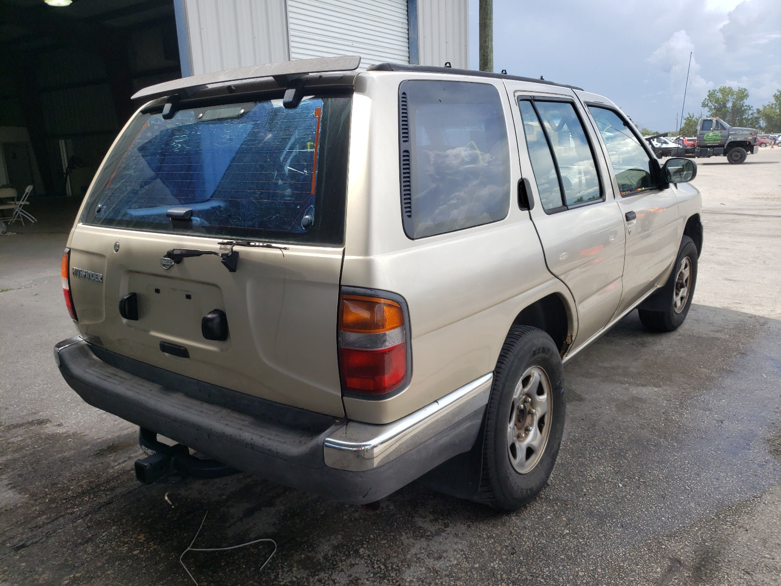 1998 NISSAN PATHFINDER - JN8AR05Y6WW260129 — photo 4
