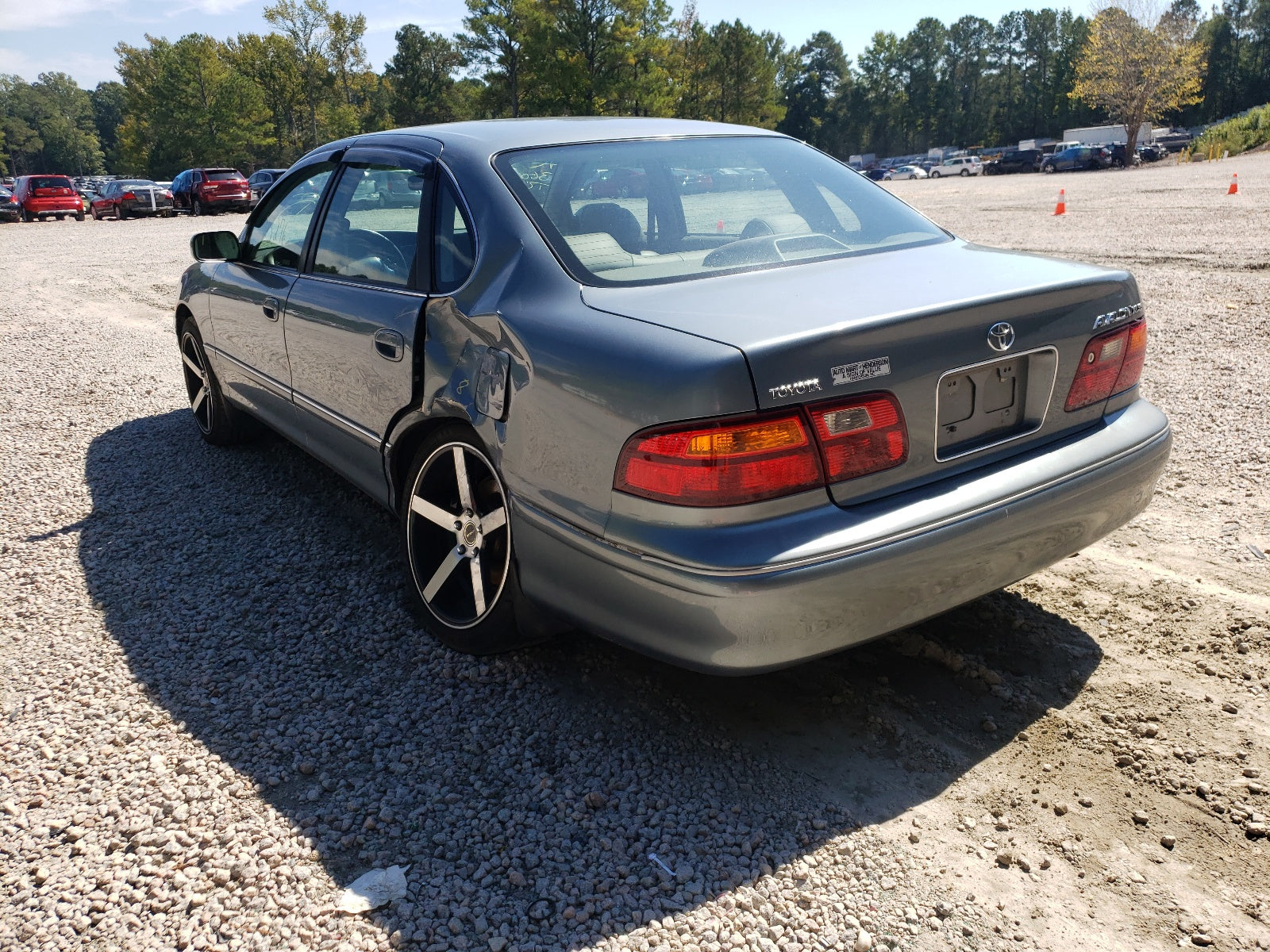 1998 TOYOTA AVALON XL - 4T1BF18B0WU237457 — photo 3