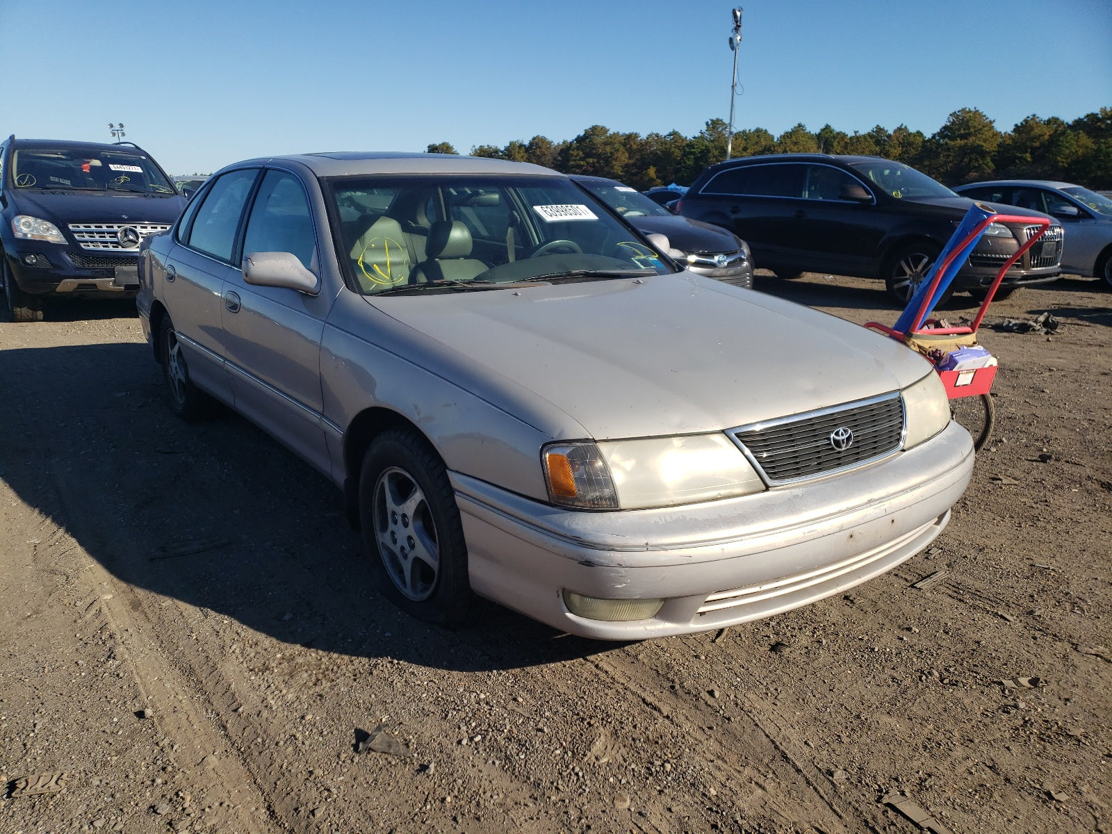1998 TOYOTA AVALON XL - 4T1BF18B3WU251885 — photo 1