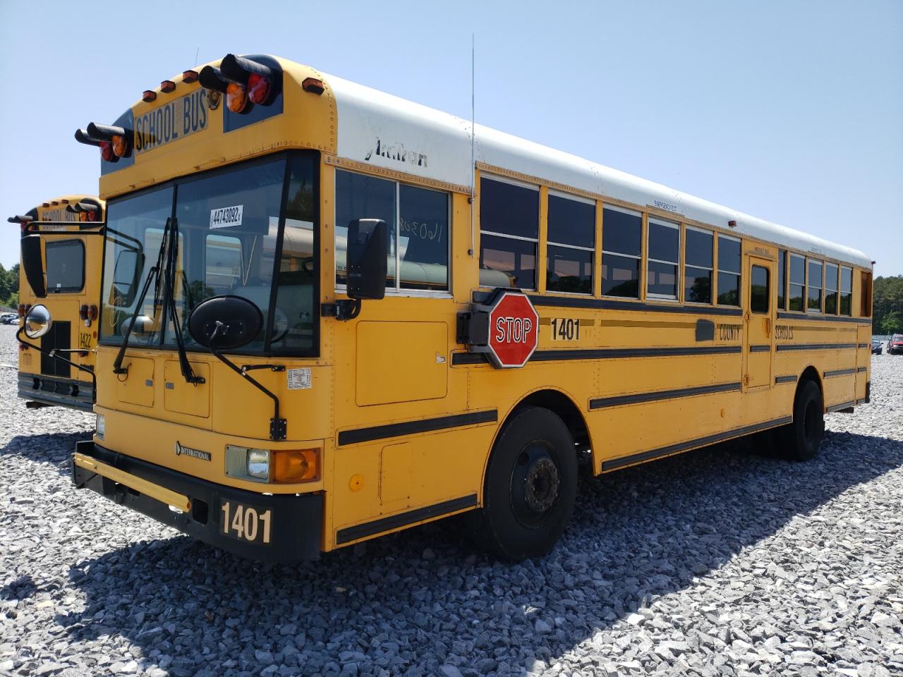 1999 INTERNATIONAL 3000 3000 - 1HVBJABN7XA021575 — photo 2