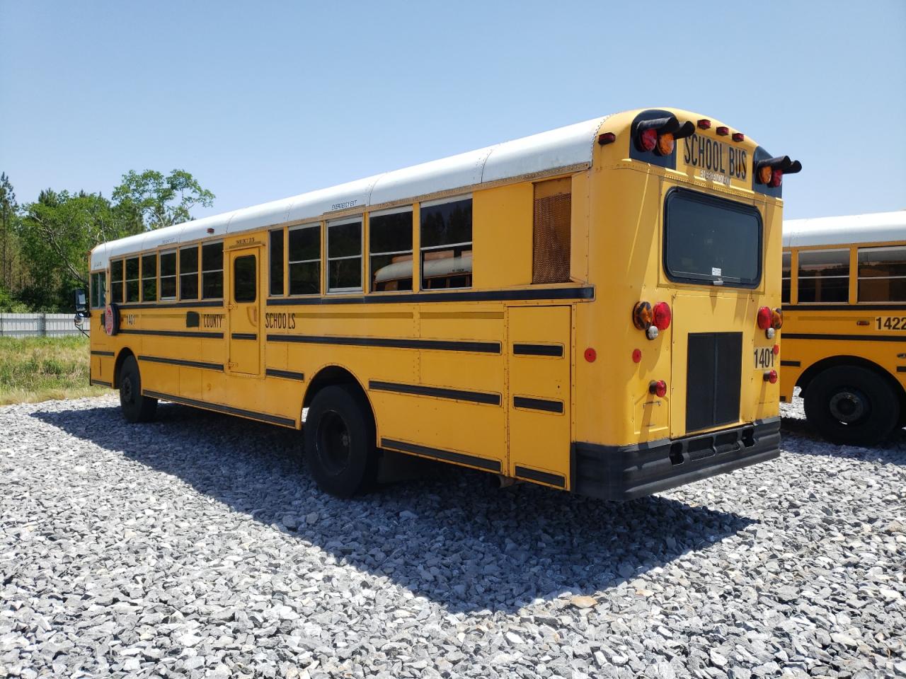 1999 INTERNATIONAL 3000 3000 - 1HVBJABN7XA021575 — photo 3
