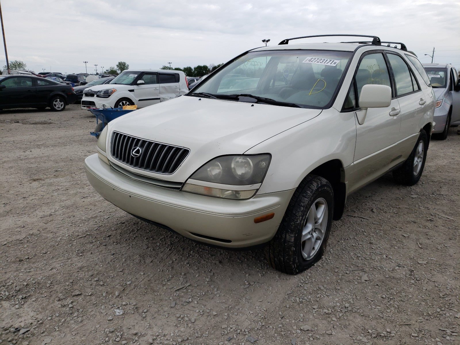 1999 LEXUS RX 300 - JT6HF10U5X0012401 — photo 2