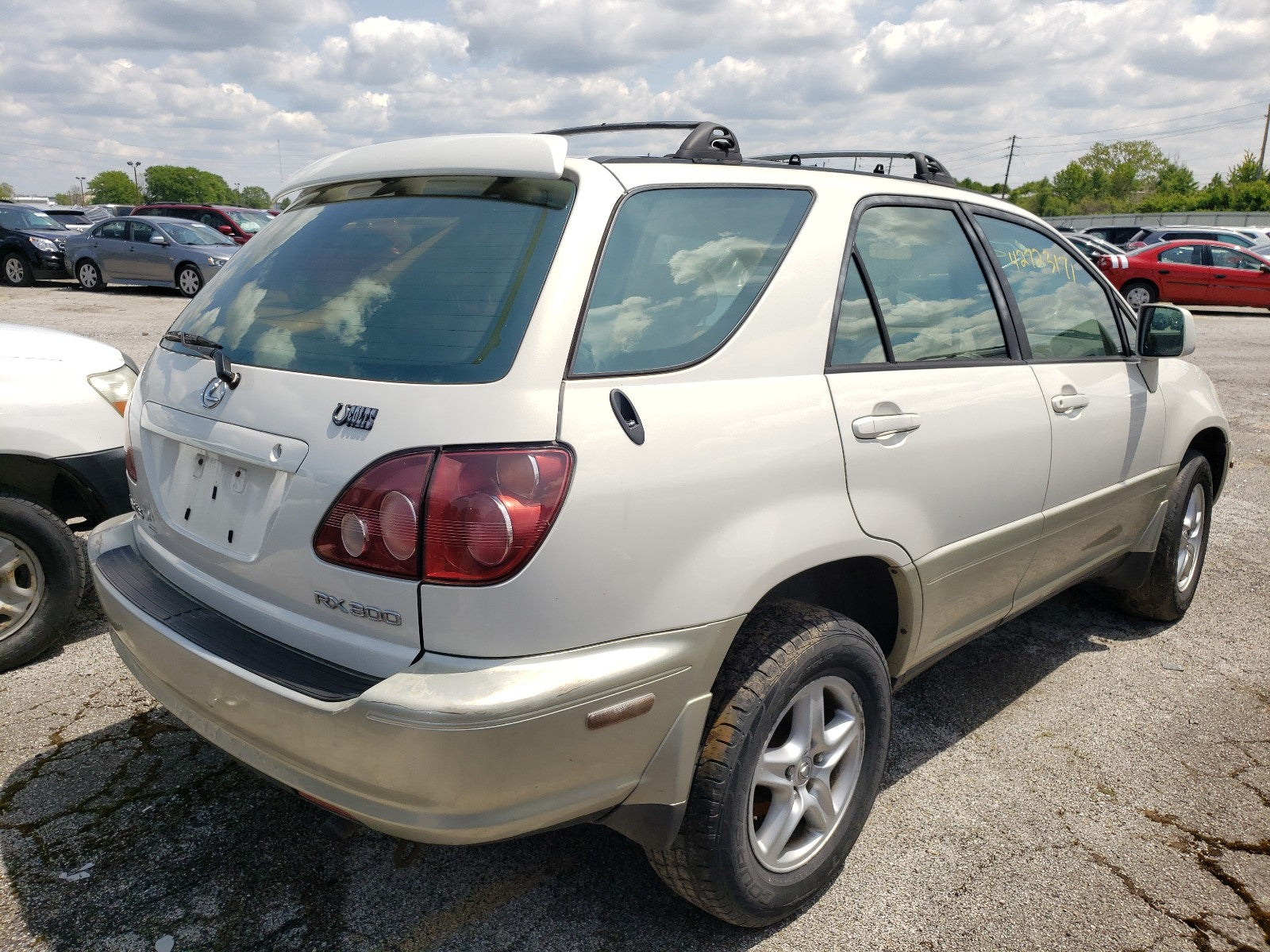 1999 LEXUS RX 300 - JT6HF10U5X0012401 — photo 4