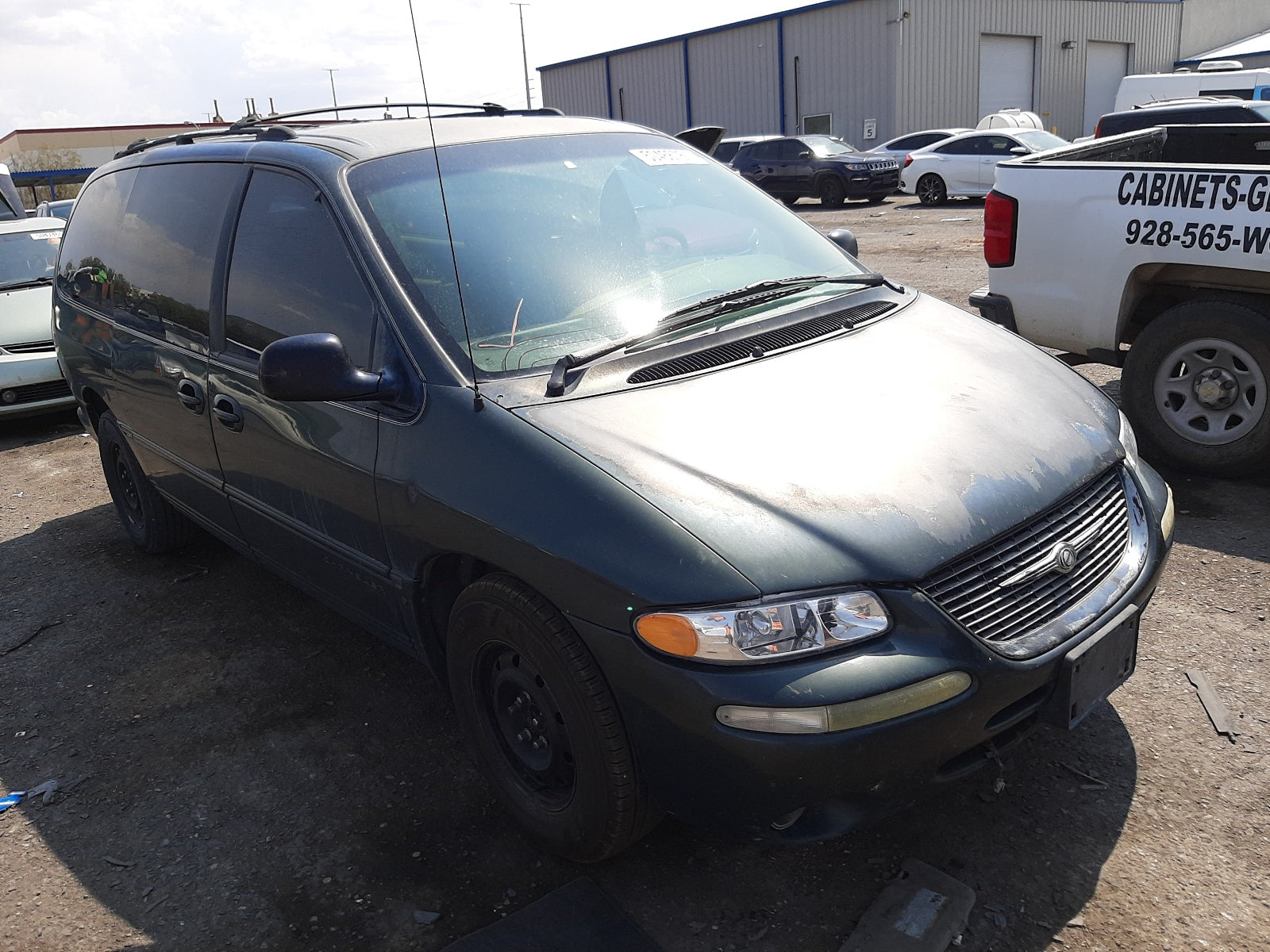2000 CHRYSLER TOWN & COU - 1C4GP54L7YB507988 — photo 1