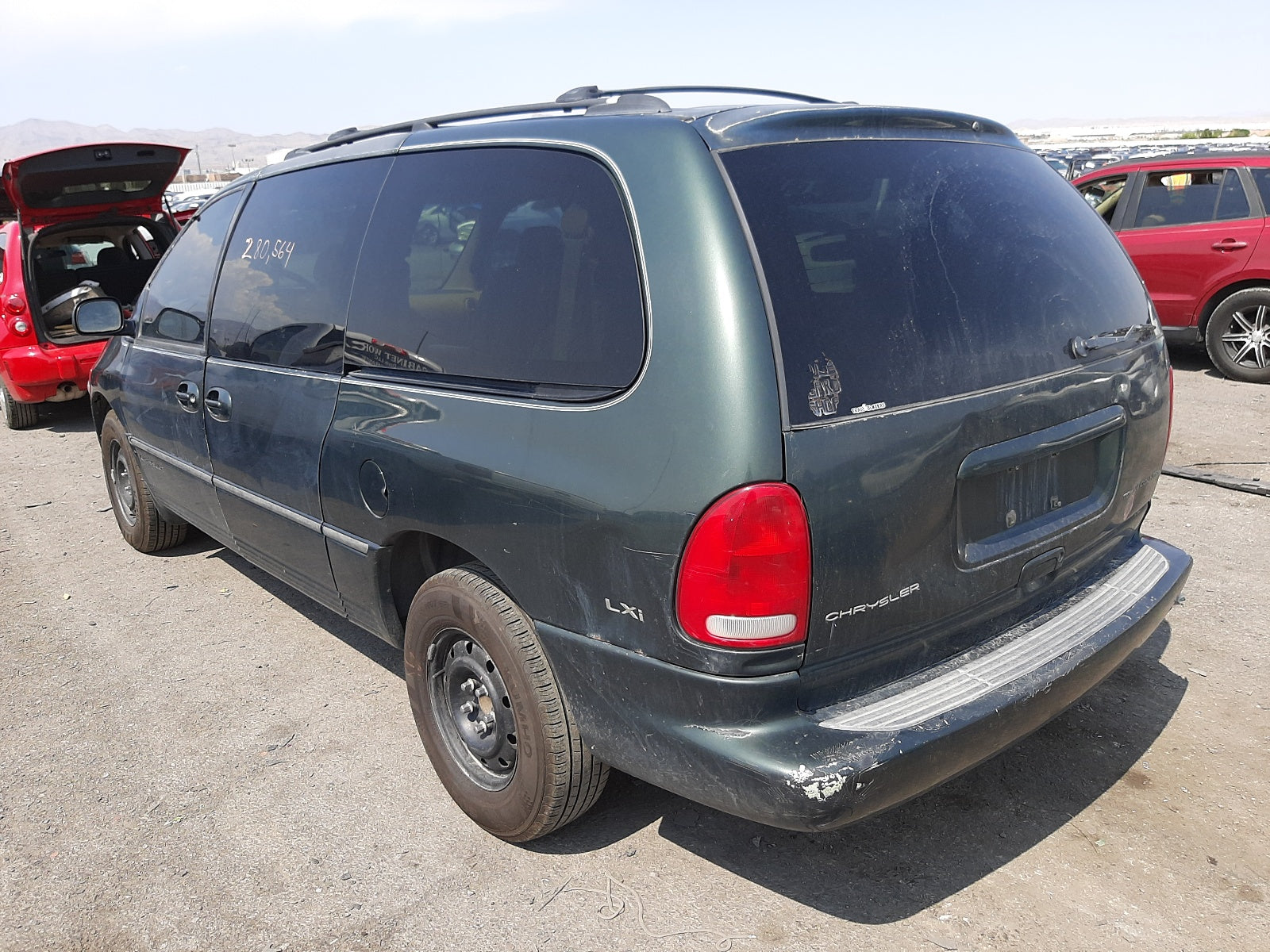 2000 CHRYSLER TOWN & COU - 1C4GP54L7YB507988 — photo 3