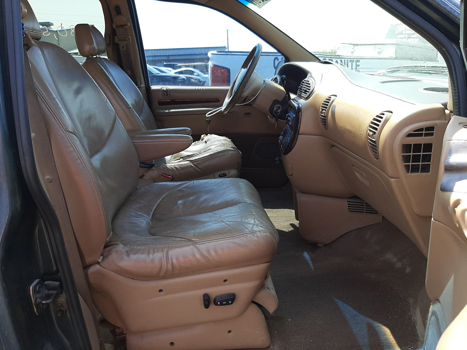 2000 CHRYSLER TOWN & COU - 1C4GP54L7YB507988 — photo 5