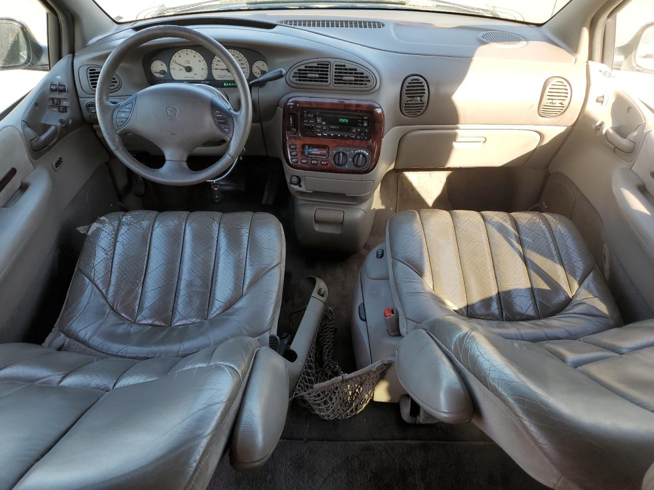 2000 CHRYSLER TOWN & COU - 1C4GT64L0YB620358 — photo 8