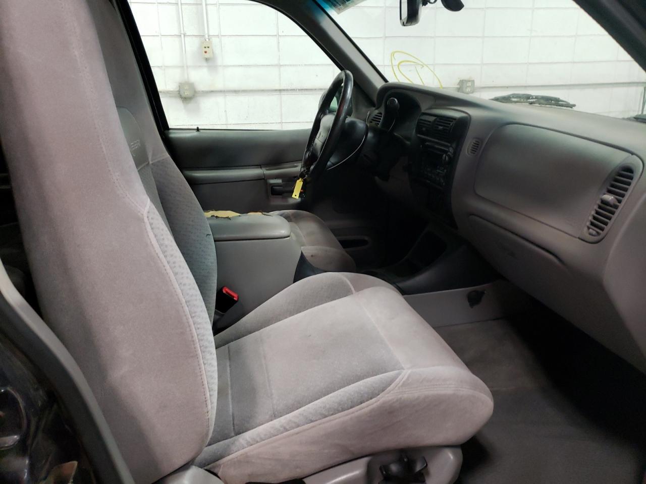 2001 MERCURY MOUNTAINEE - 4M2ZU86P51UJ07838 — photo 5
