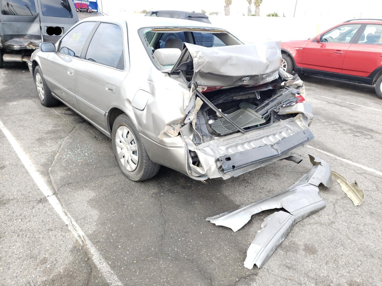 2001 TOYOTA CAMRY CE - 4T1BG22K61U117330 — photo 3