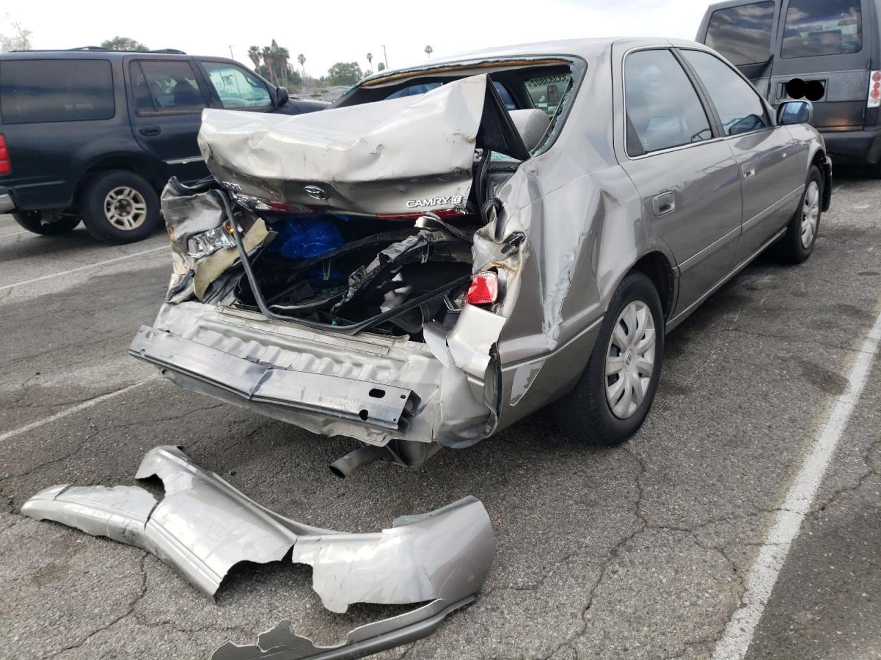 2001 TOYOTA CAMRY CE - 4T1BG22K61U117330 — photo 4