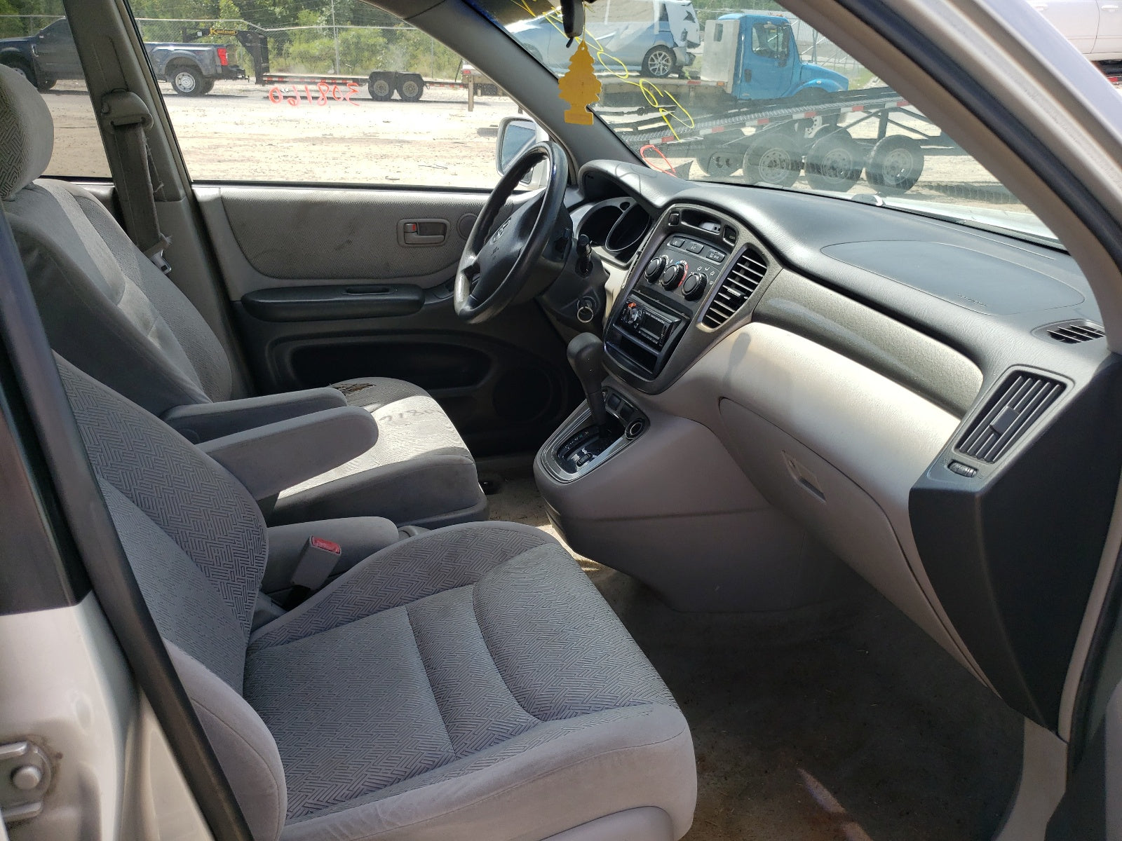 2001 TOYOTA HIGHLANDER - JTEGF21A010024831 — photo 5
