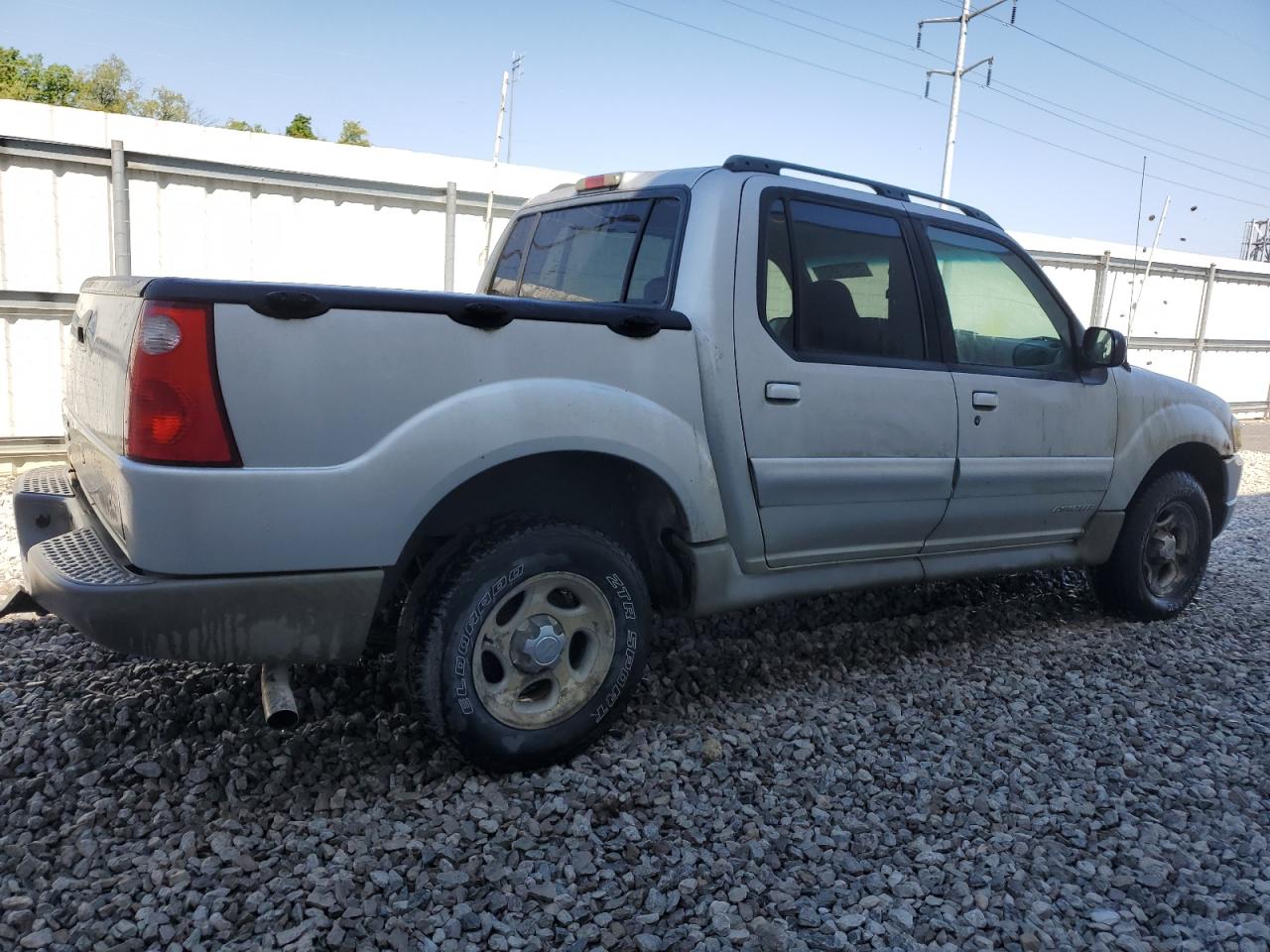 2002 FORD EXPLORER S - 1FMZU77E02UC25628 — photo 3