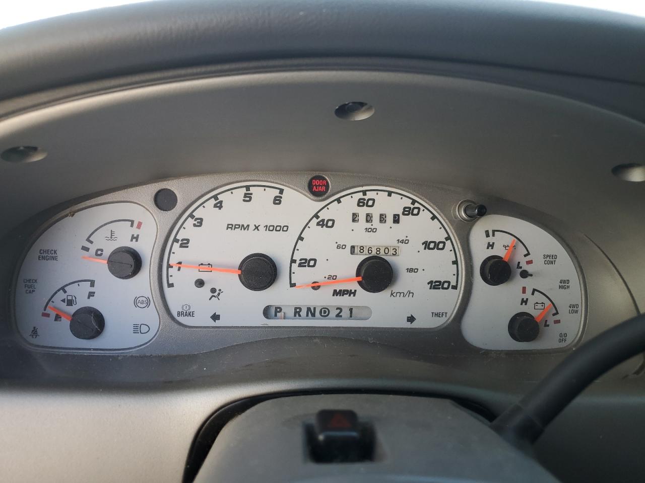 2002 FORD EXPLORER S - 1FMZU77E02UC25628 — photo 8