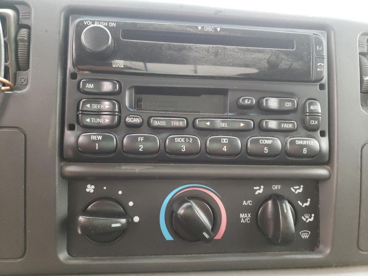 2002 FORD F350 SRW S - 1FTSW30FX2EA92625 — photo 9