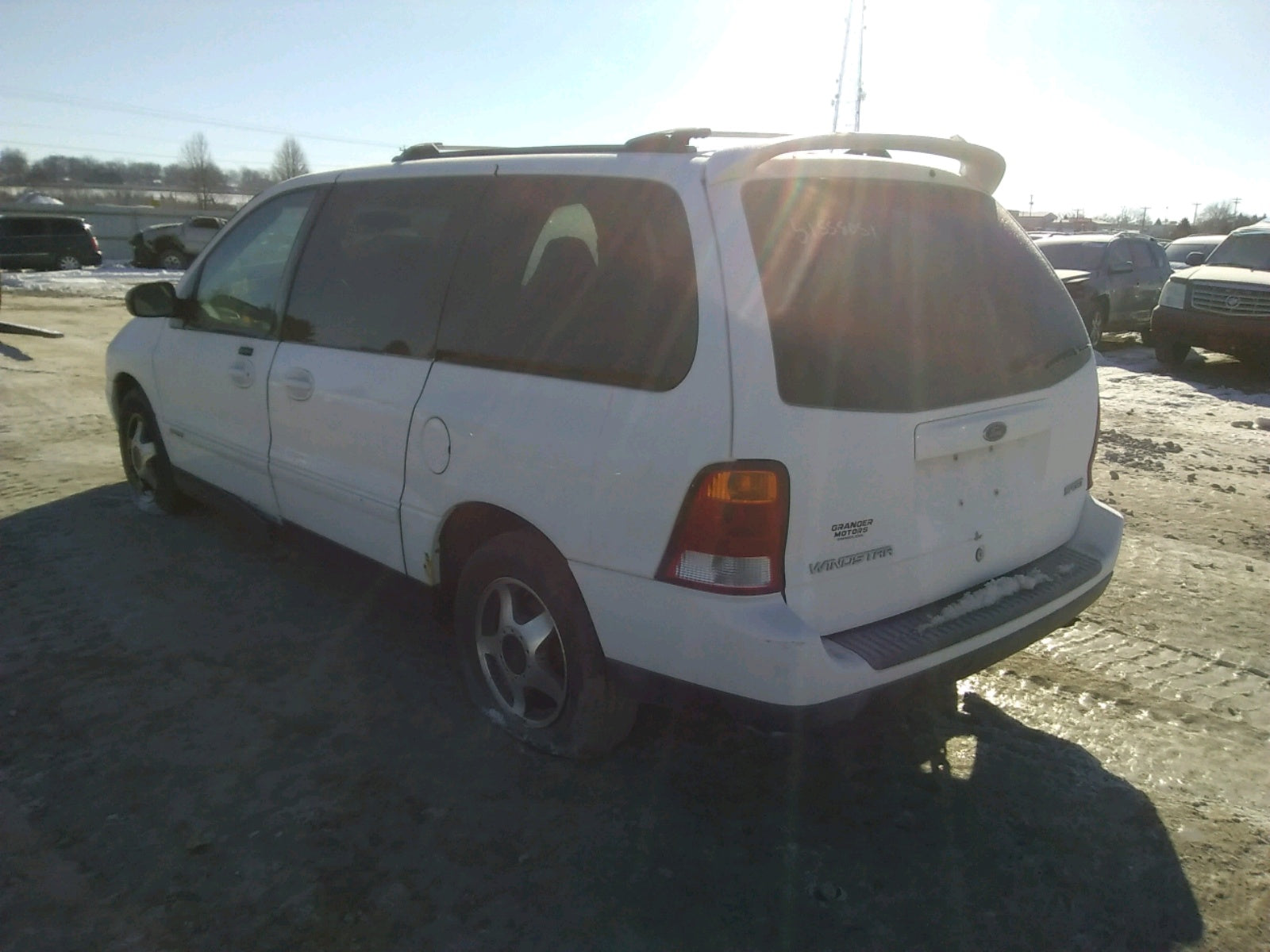 2002 FORD WINDSTAR S - 2FMZA574X2BB85617 — photo 3